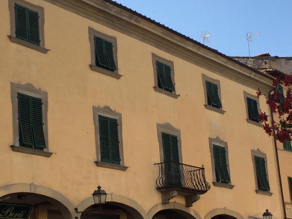 Hotel La Piazza 1 Stia Exterior foto